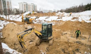 Vilniuje įkasta naujos mokyklos statybų pradžios kapsulė. Sauliaus Žiūros nuotr.