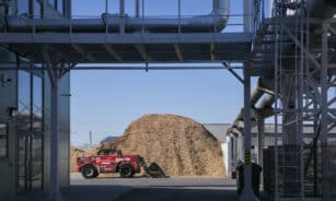 Šį šildymo sezoną nupirkta 8 proc. mažiau biokuro nei praėjusį. "Baltpool" nuotr.