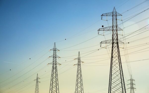 Milijonai keliauja į regionus, aiškėja, kam bus skirta elektros tinklų plėtra