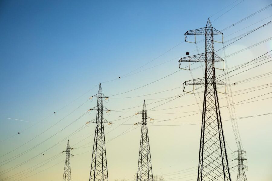 Milijonai keliauja į regionus, aiškėja, kam bus skirta elektros tinklų plėtra