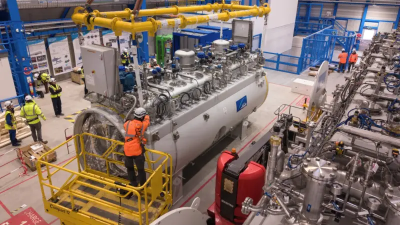 Kas slepiasi po žeme? „CERN“ laboratorijoje nuleisti milžiniški įrenginiai nustebino pasaulį