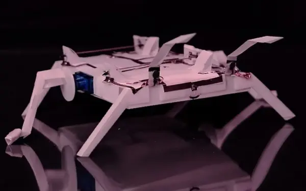 Kaip veikia šis unikalus vabalas robotas? Pašoka 188 kartus ir pakelia 1700 kartų sunkesnį svorį
