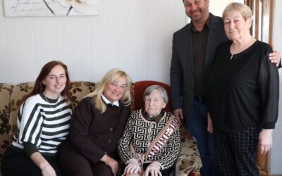 100-metė iš Kalvarijos stebina visus: be vaistų, aktyvi ir su neįtikėtina istorija
