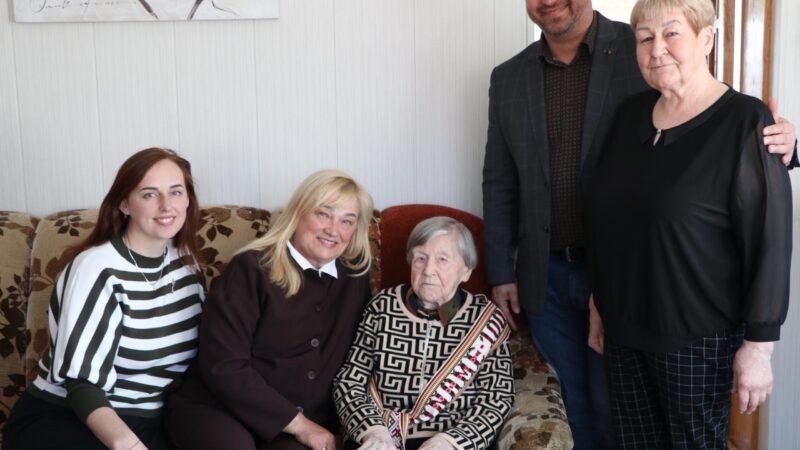 100-metė iš Kalvarijos stebina visus: be vaistų, aktyvi ir su neįtikėtina istorija