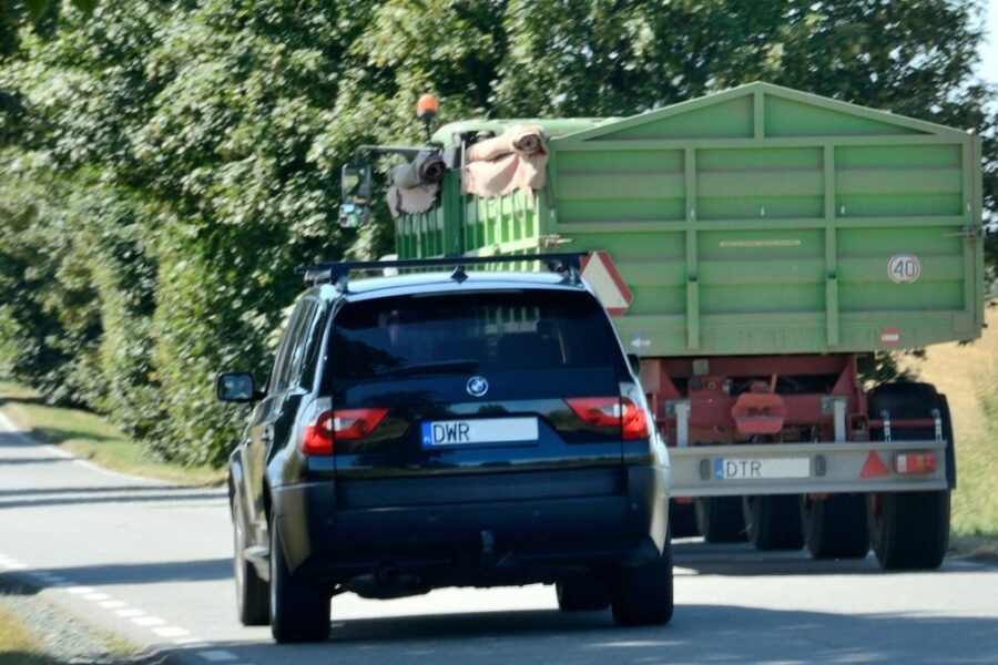 Skubėjimas gali baigtis bauda ar net teisių praradimu: vairuotojai vis dar rizikuoja šioje situacijoje