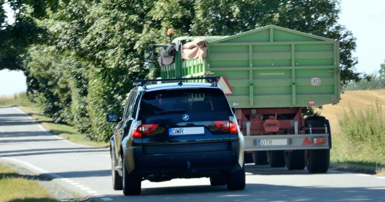 Skubėjimas gali baigtis bauda ar net teisių praradimu: vairuotojai vis dar rizikuoja šioje situacijoje