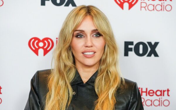 Stebinantys Miley Cyrus pokyčiai: pop žvaigždė pasirinko subtilią, bet išskirtinę eleganciją