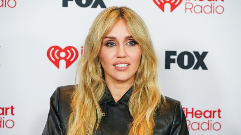 Stebinantys Miley Cyrus pokyčiai: pop žvaigždė pasirinko subtilią, bet išskirtinę eleganciją