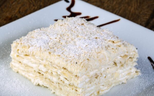 Svečiai prašys pakartoti: atskleidėme, kaip pagaminti lengvą varškės desertą, kuris tirpsta burnoje