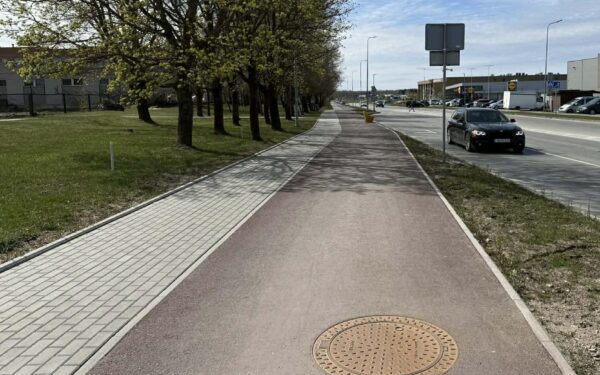 Vairuotojams teks persiorientuoti: Gargžduose plečiama dviračių infrastruktūra
