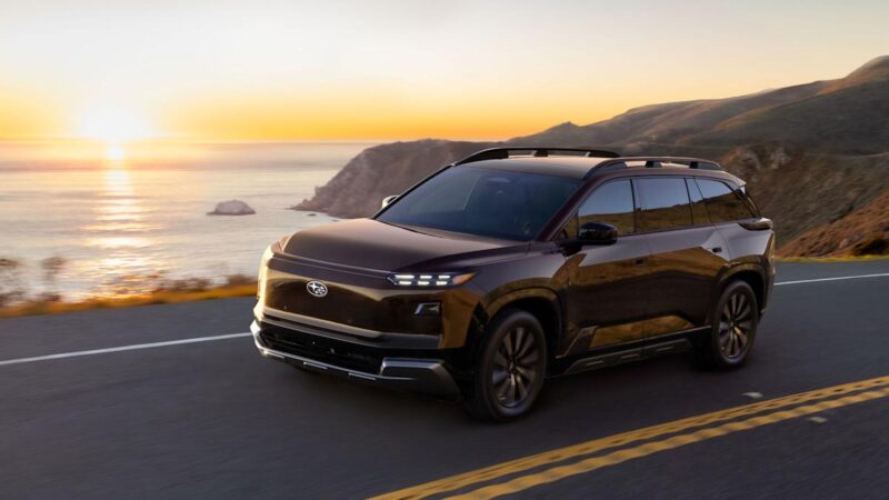 „Subaru“ septynvietis jau čia: viena detalė privers pamiršti benzininius automobilius