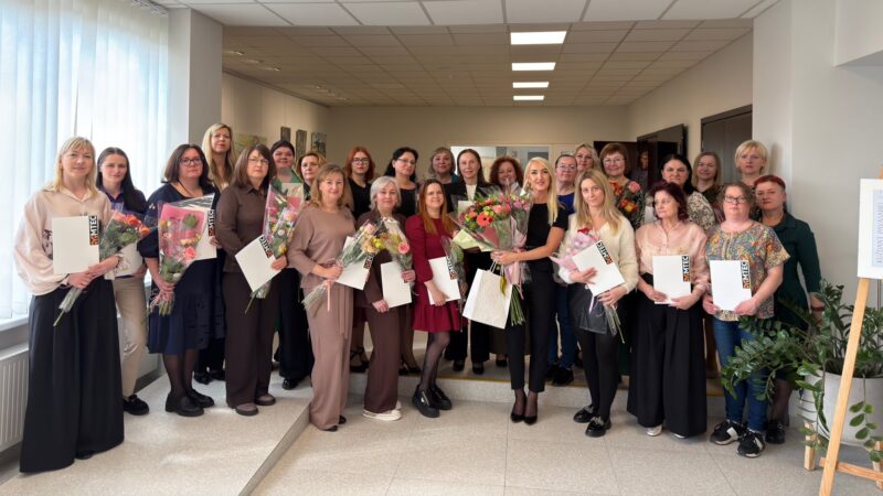 Prienų rajono mokyklų mokinio padėjėjams įtekti profesiniai diplomai