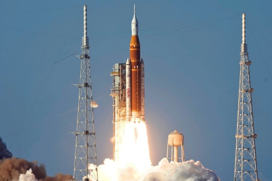 Startavo pirmoji pilotuojama misija į Mėnulį per 50 metų: laukia naujas etapas