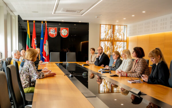 Vaiko teisių gynėjai prabilo: susitikime Alytuje atskleistos jautrios problemos