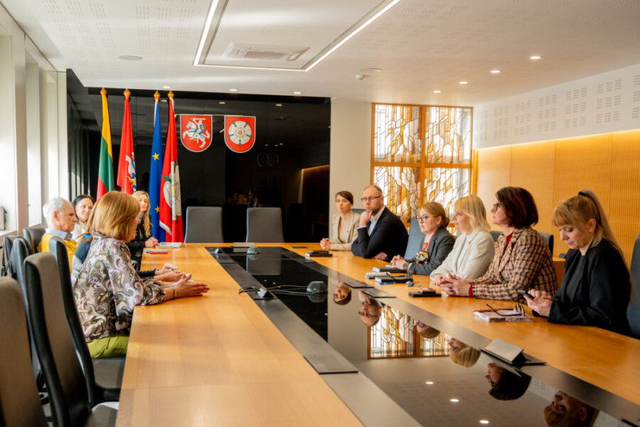 Vaiko teisių gynėjai prabilo: susitikime Alytuje atskleistos jautrios problemos