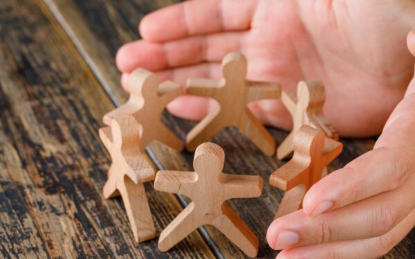 „Ignitis“ įspėja: dalis gyventojų už elektrą moka per daug, nors gali mokėti mažiau