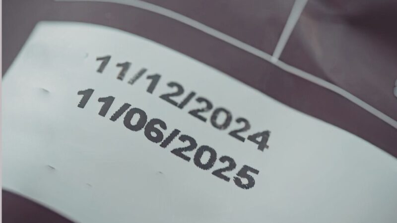 Pinigai keliauja į šiukšlyną? Atskleidė, kurių produktų nereikia išmesti pasibaigus terminui