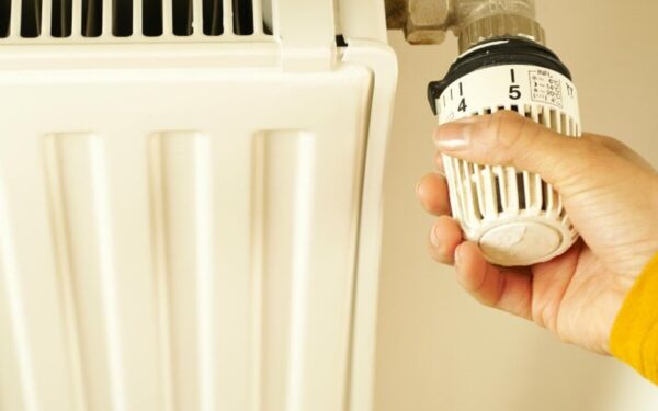 Šildymo dar neišjungia: gyventojai gali spręsti patys, kada baigti sezoną