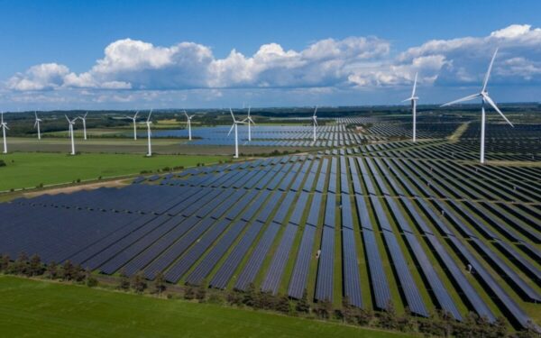 47 mln. eurų projektas įsibėgėja: hibridinis vėjo ir saulės parkas keis elektros rinką