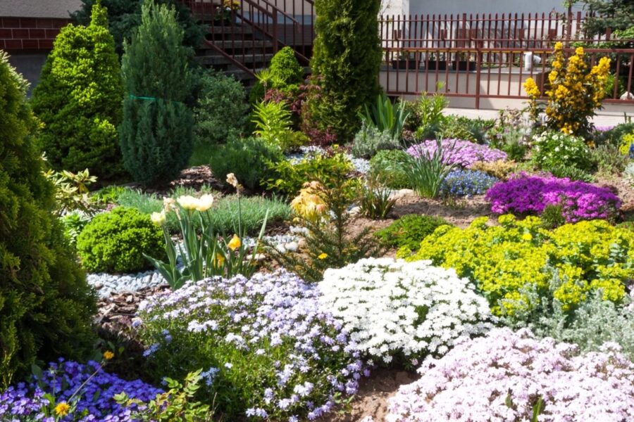 Ką privalo padaryti gyventojai? Šiltasis sezonas atskleidžia daugiabučių kiemų bėdą