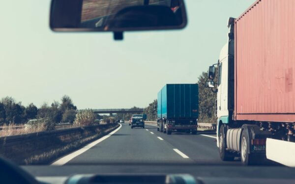 Kelius niokoja tie patys vežėjai: baudos neveikia, svarstomi griežti pokyčiai