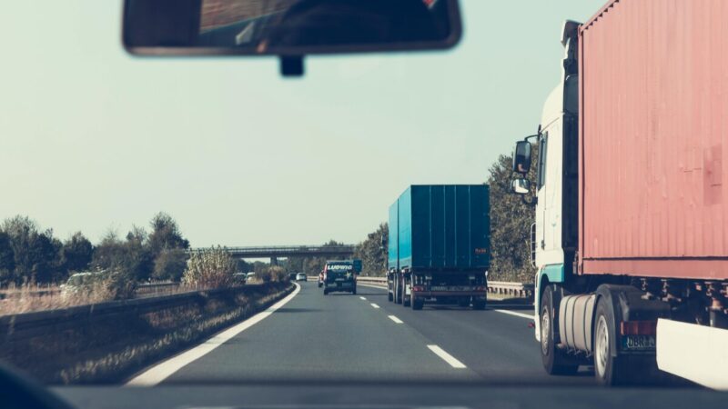 Kelius niokoja tie patys vežėjai: baudos neveikia, svarstomi griežti pokyčiai