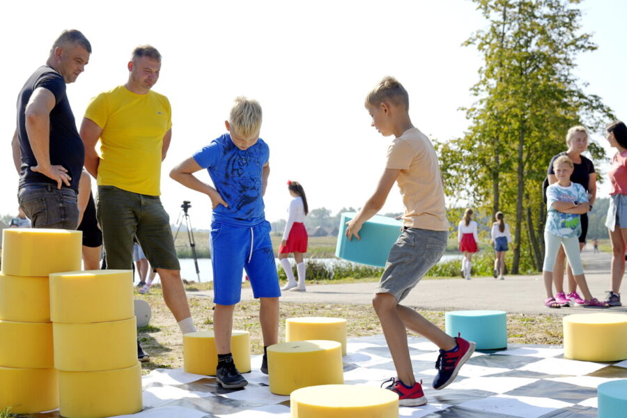 Šeimos kviečiamos į Miroslavą: mankšta, azoto šou ir pramogos vaikams visą dieną