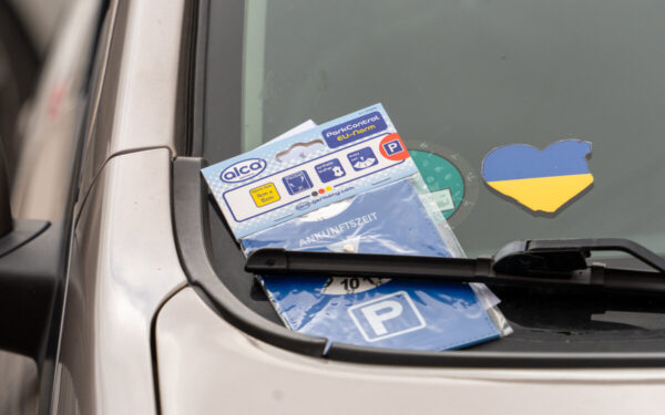 Vairuotojai liko nustebinti: vietoj baudų pareigūnai dalijo netikėtas dovanas