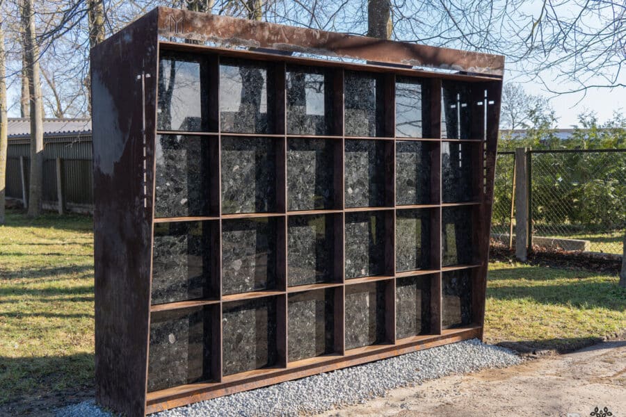 Marijampolės kapinėse – naujovė: įrengtas vienišiems skirtas kolumbariumas