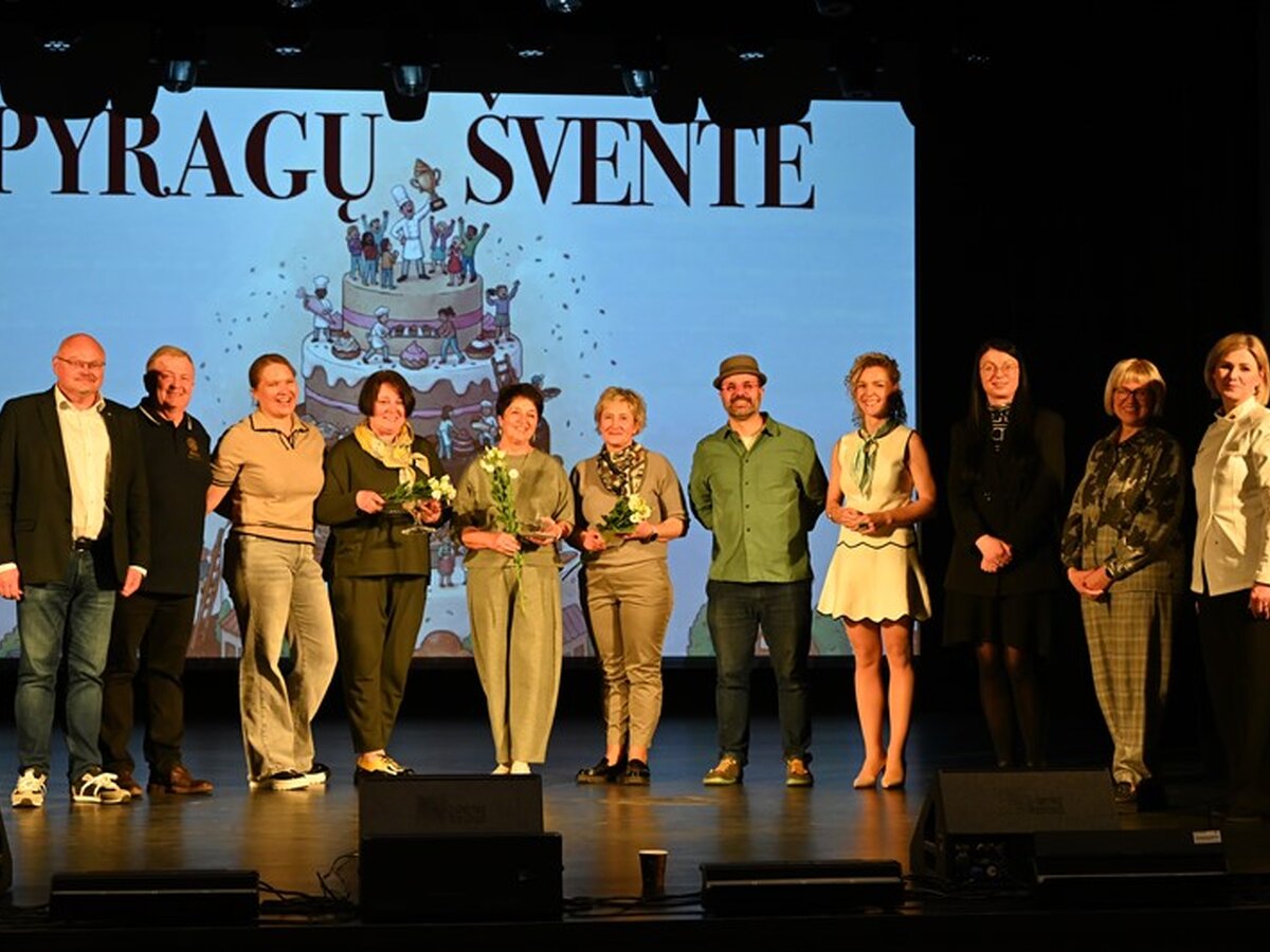 Saldžiausias renginys Pakruojyje: 50 kepinių ir komisija, kuri vertino be kompromisų