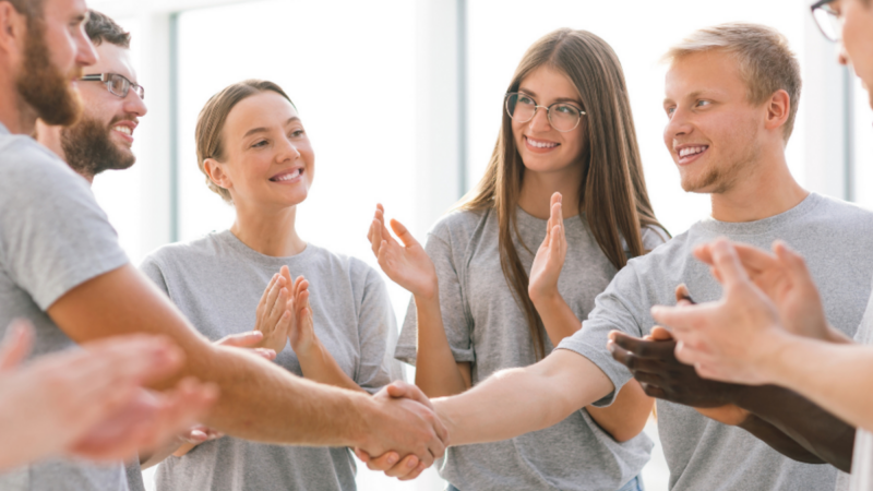 Darbdaviai kviečiami skubėti: sužinokite kaip gauti iki 500 eurų už jaunimo įdarbinimą