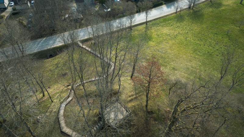 Legendinis Džiugo kalnas sulauks pokyčių, prasidės svarbūs piliakalnio atnaujinimo darbai