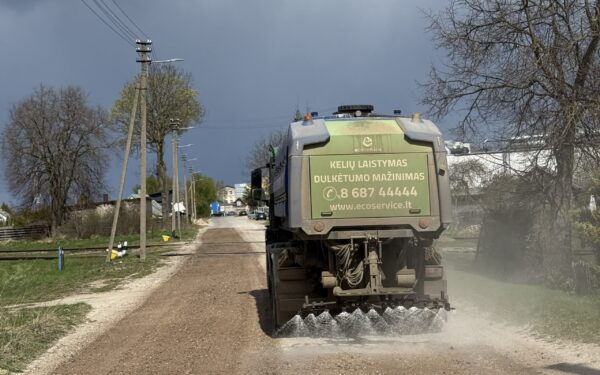 Tauragė ėmėsi veiksmų: 148 gatvės laistomos chemija, gyventojai pajus pokytį jau netrukus