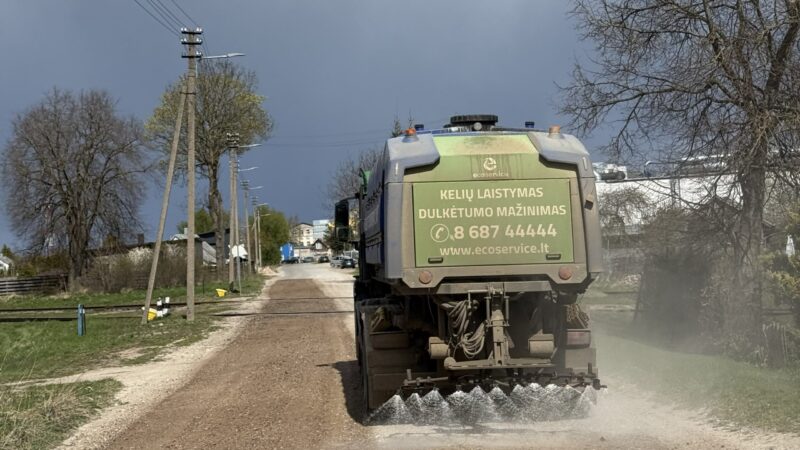 Tauragė ėmėsi veiksmų: 148 gatvės laistomos chemija, gyventojai pajus pokytį jau netrukus