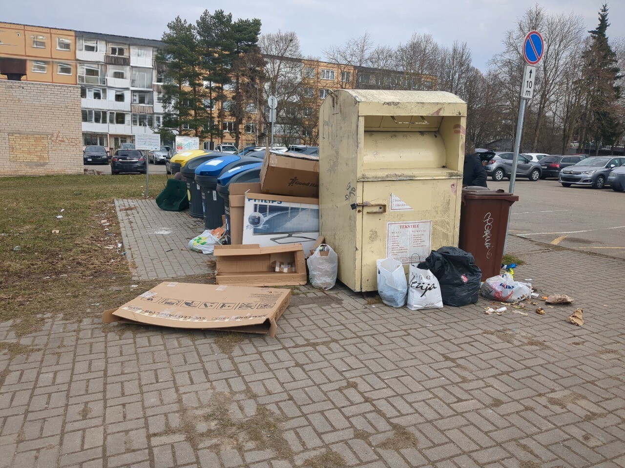 Vaizdai šokiravo net ir visko mačiusius: paskelbė netvarkingiausias konteinerių aikšteles