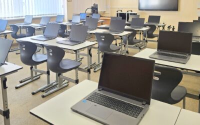 Technologijų banga Šiauliuose: mokyklas jau pasiekė šimtai kompiuterių ir tai dar ne pabaiga