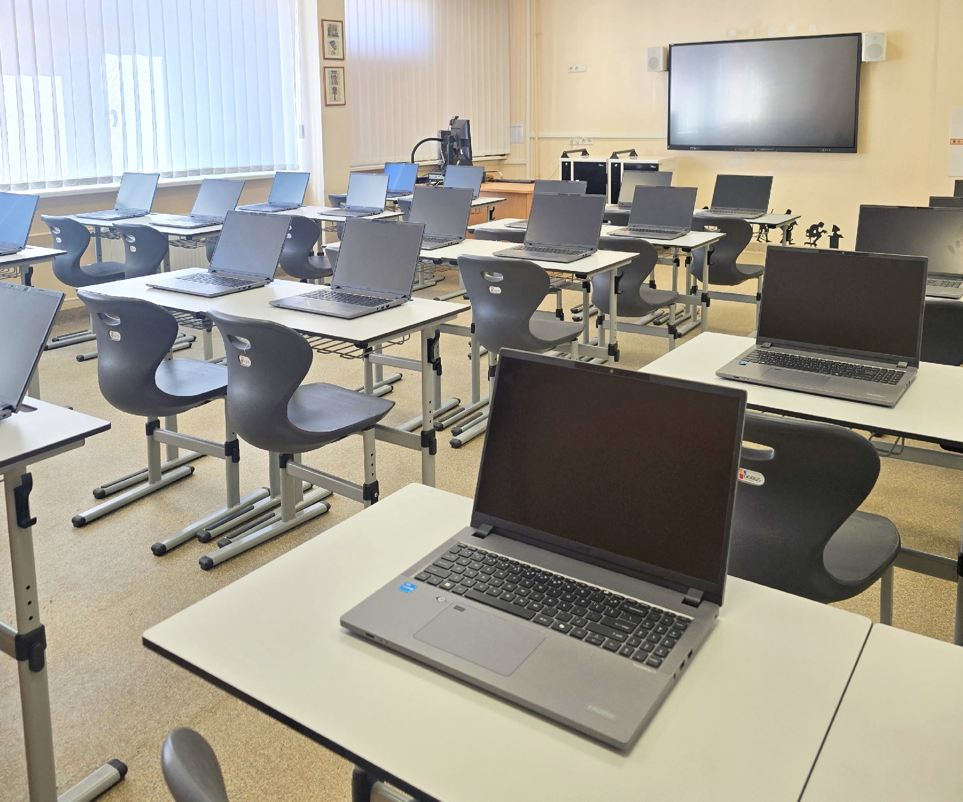 Technologijų banga Šiauliuose: mokyklas jau pasiekė šimtai kompiuterių ir tai dar ne pabaiga