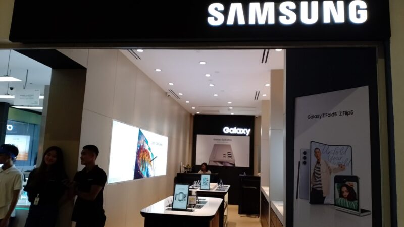 „Samsung“ kainos šauna į viršų: pirkėjams JAV teks mokėti iki 280 dolerių brangiau