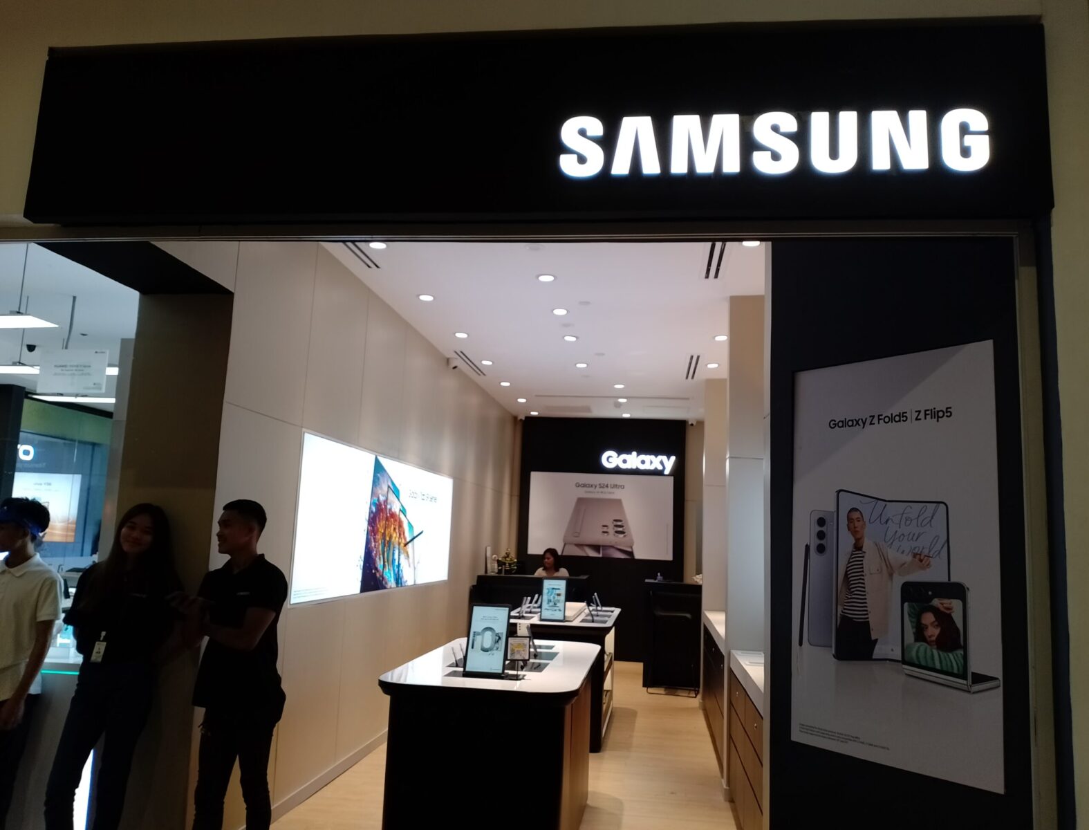 „Samsung“ kainos šauna į viršų: pirkėjams JAV teks mokėti iki 280 dolerių brangiau