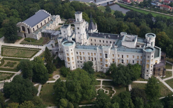 Daugiau nei 140 kambarių ir slapta virtuvė: rūmai, kurie pakerėjo galingiausias Europos gimines