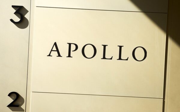 Akcijų išpardavimas tik prasideda: atskleidė, kodėl dirbtinis intelektas griauna žinomas įmones