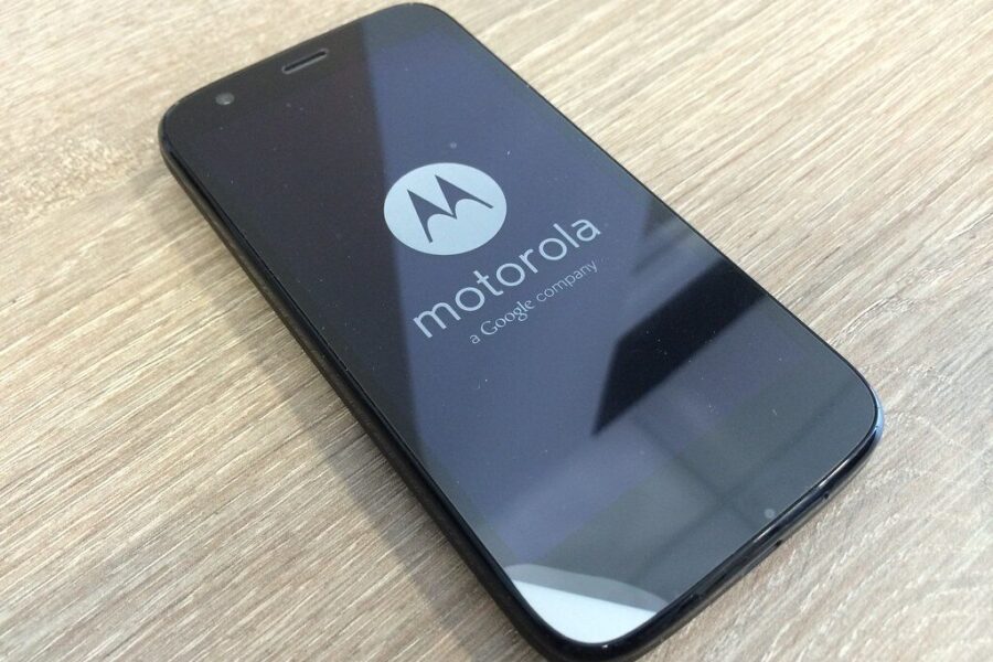 „Motorola“ pirkėjams turi blogų žinių: kodėl už pigius telefonus dabar mokėsite brangiau?