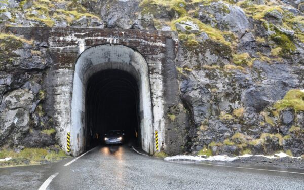 Magiška patirtis 187 metrų gylyje: turistus stulbina pirmoji pasaulyje povandeninė žiedinė sankryža