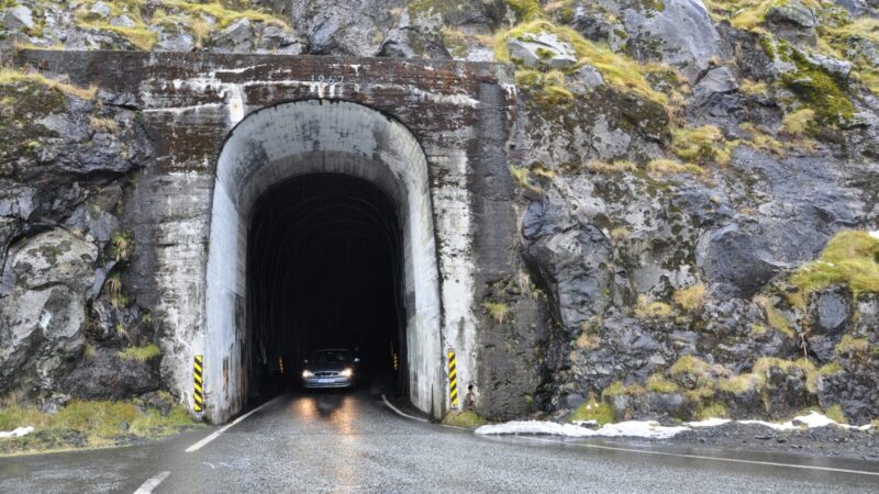 Magiška patirtis 187 metrų gylyje: turistus stulbina pirmoji pasaulyje povandeninė žiedinė sankryža