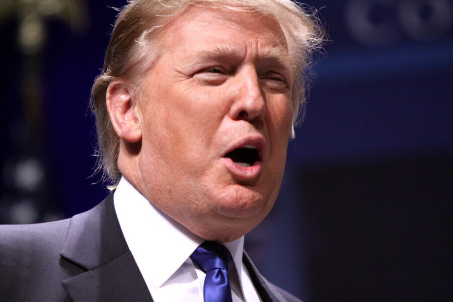 Donaldas Trumpas gavo atsaką savo ginklu: DI sukurti klipai užvaldė tinklus