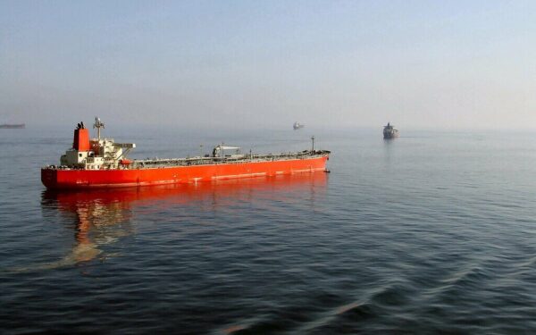 Donaldo Trumpo planas suerzino naftos sektorių: Iranas nori 2 mln. dolerių už laivą per Hormuzą