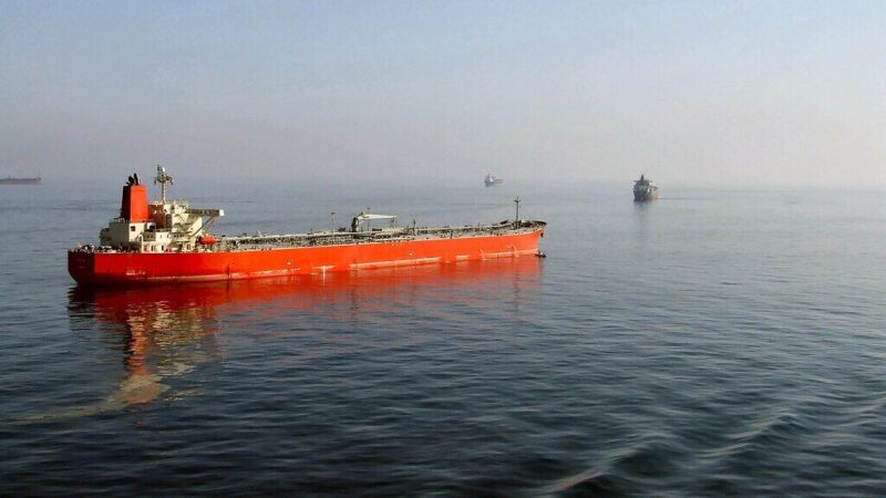 Donaldo Trumpo planas suerzino naftos sektorių: Iranas nori 2 mln. dolerių už laivą per Hormuzą