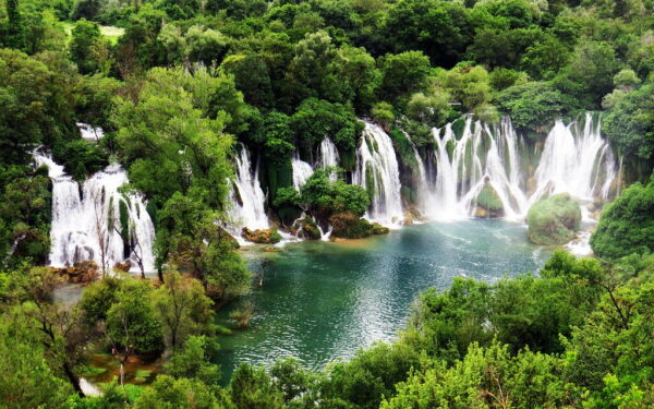 Balkanų Niagara vos už kelių valandų skrydžio: ši vieta užgniauš kvapą visiems
