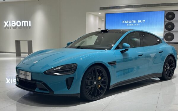 Pamirškite „Tesla“: „Ford“ vadovas paaiškino, kodėl sėdo prie kiniško automobilio vairo