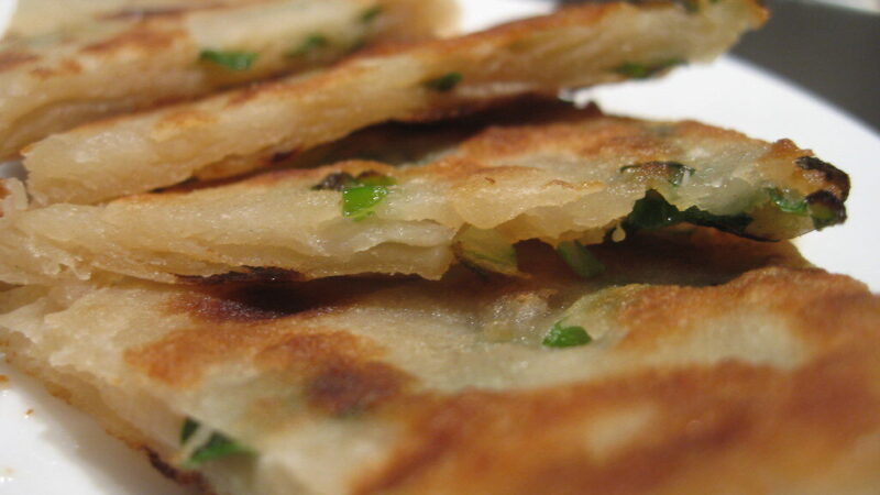 Atsibodo klasikiniai bulviniai blynai? Šis traškus skanėstas sužavėjo tūkstančius